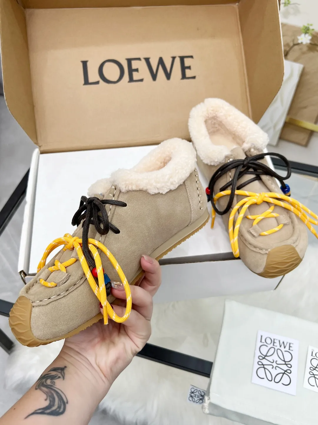 👟👟Ex-factory price 480👟👟 2025 autumn and winter Maoli new model, the same style as Wang Yibo! Kangaroo shoes, couple style Loewe Ballet Runner 2.0 sneakers, moral training shoes, new color matching retro series running shoes, standard size: 35–40